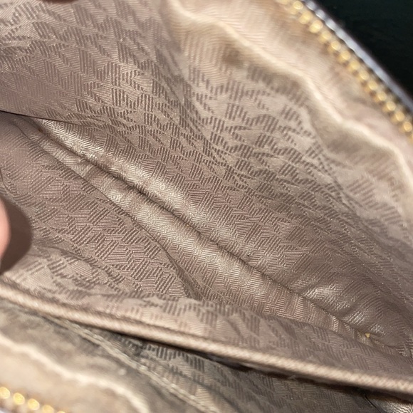 Michael kors purse - Picture 3 of 5